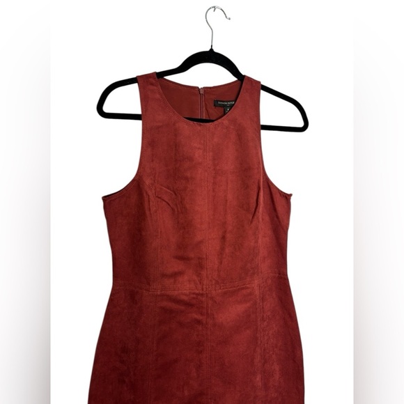 Banana Republic Business Casual Vegan Suede Sheath Dress in Red Size 8 NWT - Picture 3 of 14